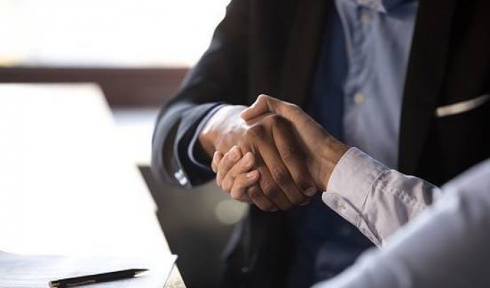 PLAN CHANGES ON KIK AND PROSPECTUS OF SEQUIS EQUITY MAXIMA
